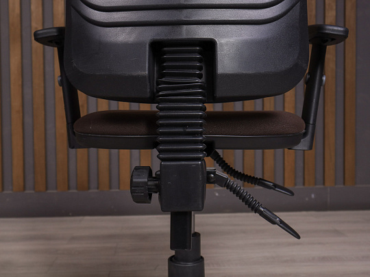 Офисное кресло Ткань Коричневый Россия