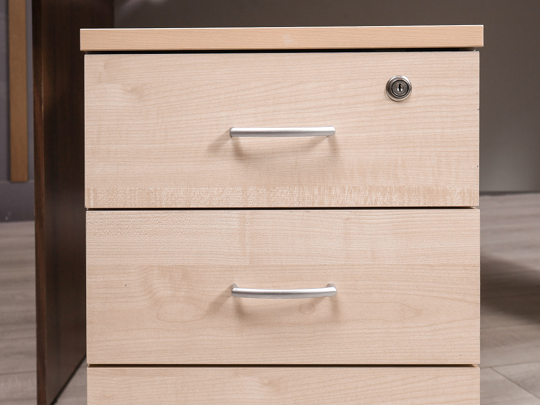 Стол с тумбой ДСП Дуб Россия (21561-24035)