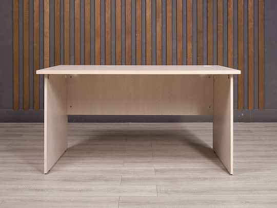 Стол прямоугольный ДСП Дуб Россия