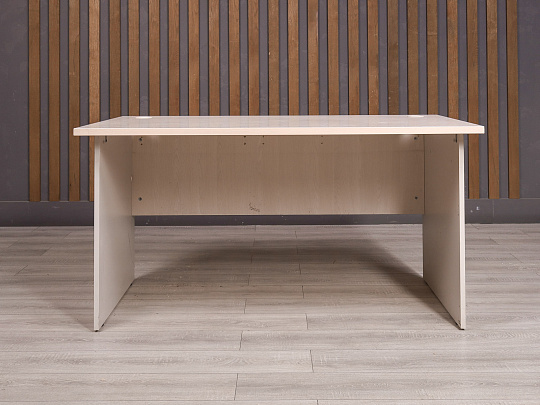 Стол прямоугольный ДСП Дуб Россия