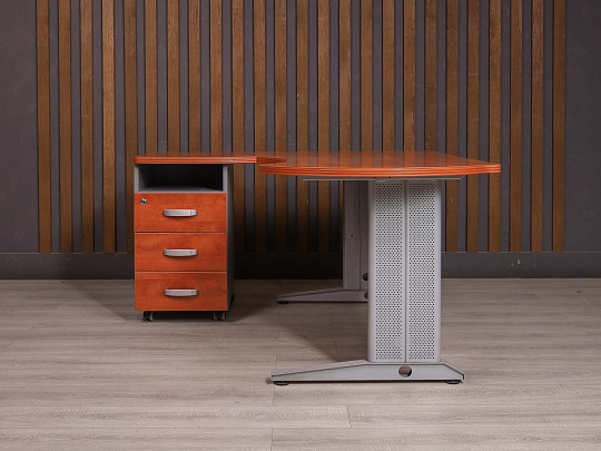 Стол с тумбой Berlin ДСП Орех Россия