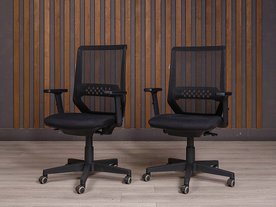 Кресло руководителя Ткань Чёрный Россия