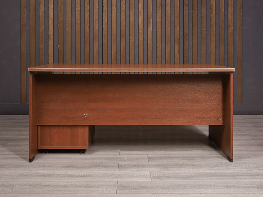 Стол с тумбой ДСП Орех Россия