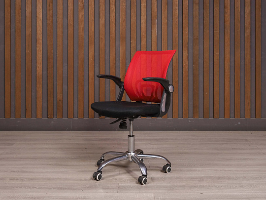 Офисное кресло ДЭФО Ткань Красный Россия