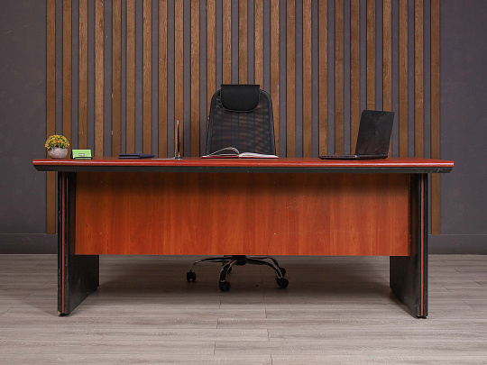 Стол руководителя ДСП Махагон Россия