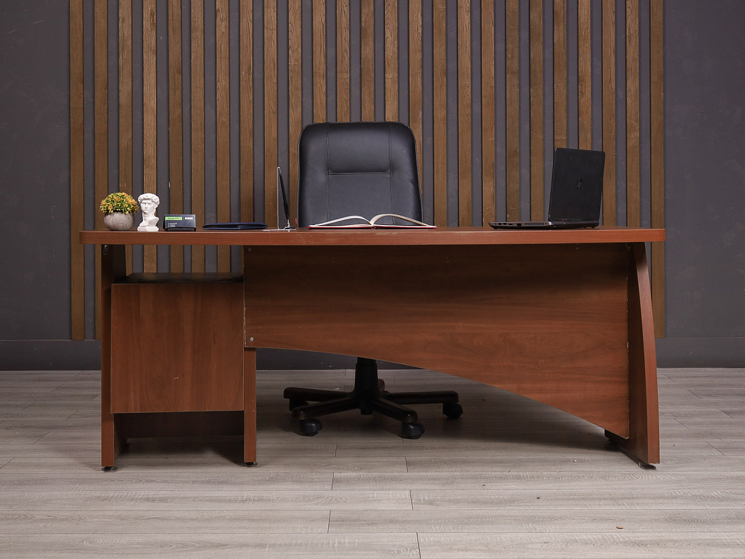 Стол руководителя ДСП Вишня Россия (1355-26095)