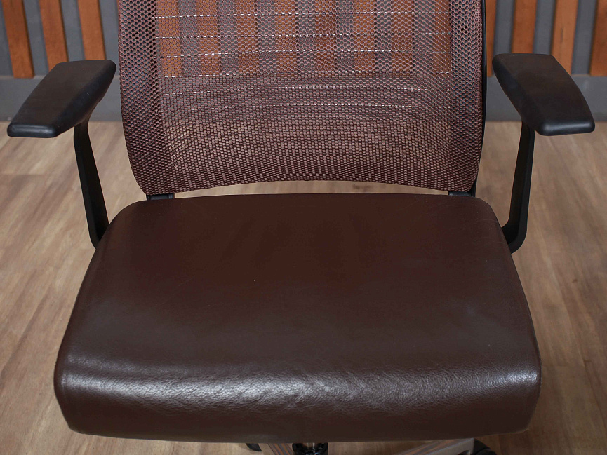 Кресло на колесах для персонала Think Steelcase Искусственная кожа Коричневый США (КПКР-140723)