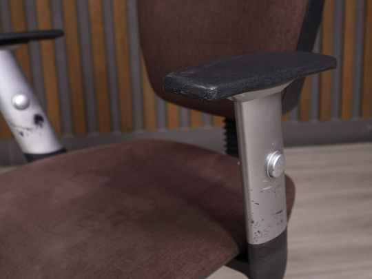 Офисное кресло Ткань Коричневый Россия