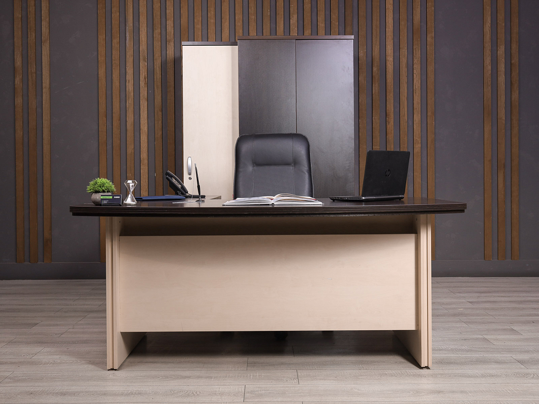 Кабинет руководителя Berlin ДСП Венге Россия (1154-02105)