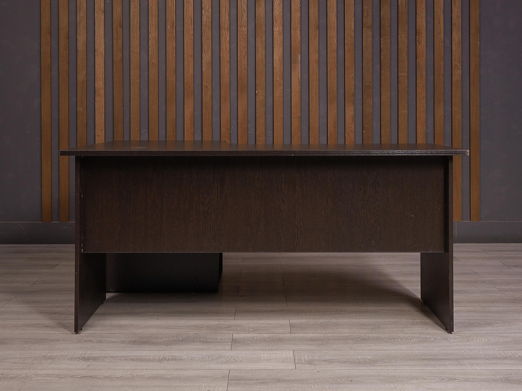 Стол с тумбой ДСП Венге Россия (21541-25026)