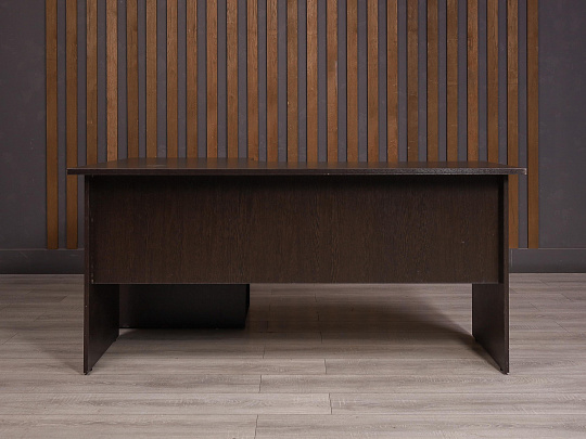 Стол с тумбой ДСП Венге Россия