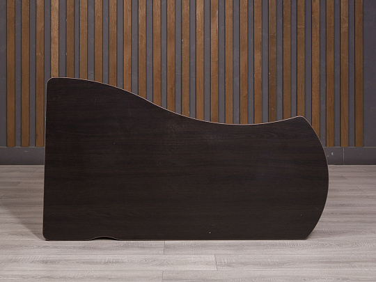 Стол эргономичный Berlin ДСП Венге Россия