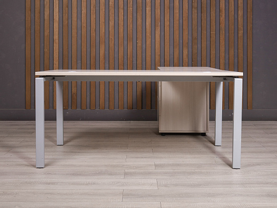 Стол с тумбой ДСП Дуб Россия