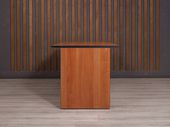 Стол прямоугольный ДСП Орех Россия