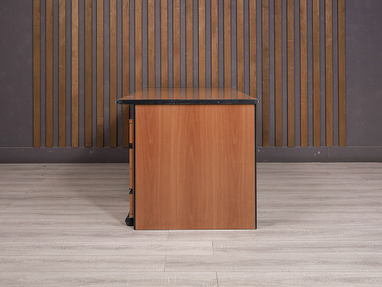 Стол с тумбой ДСП Орех Россия