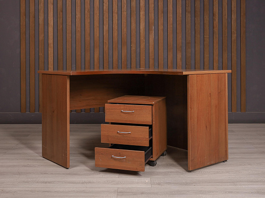 Стол с тумбой ДСП Орех Россия