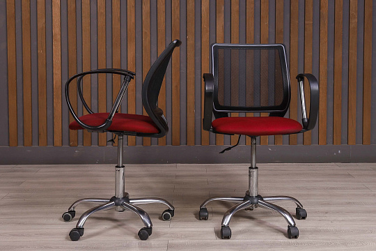 Офисное кресло Ткань Красный Россия