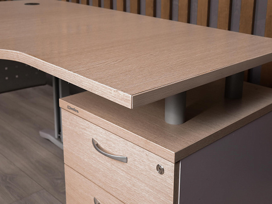 Стол с тумбой ДСП Ясень шимо Россия