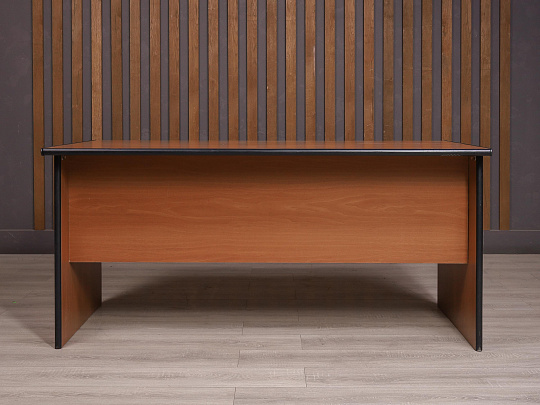 Стол прямоугольный ДСП Орех Россия