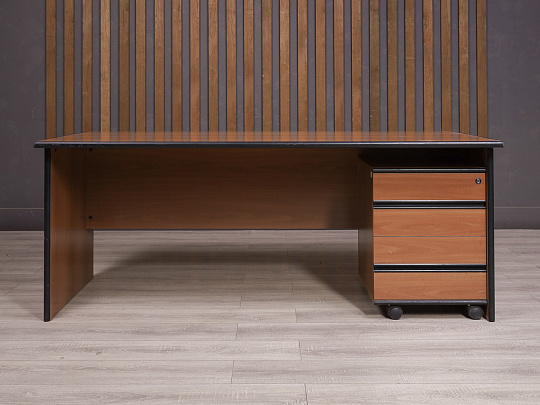 Стол с тумбой ДСП Орех Россия