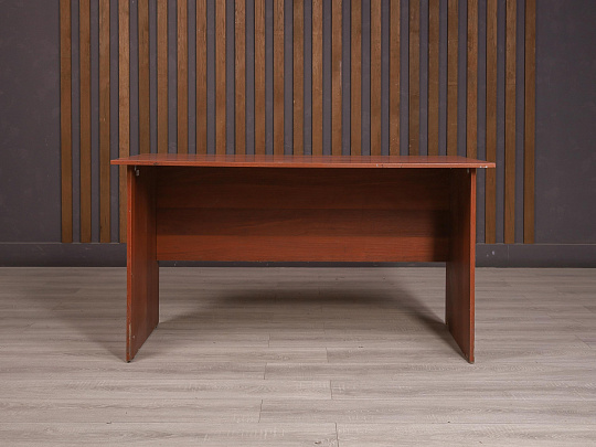 Стол прямоугольный ДСП Вишня Россия