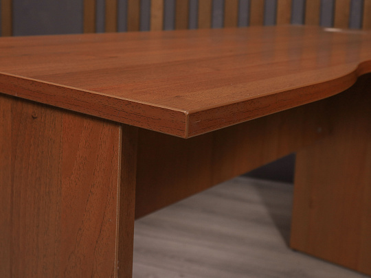 Стол с тумбой ДСП Орех Россия