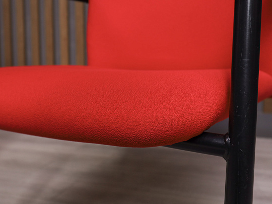 Конференц-кресло Ткань Красный Россия