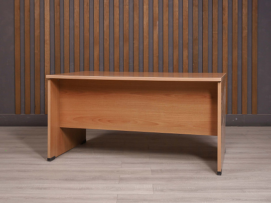 Стол прямоугольный ДСП Орех Россия