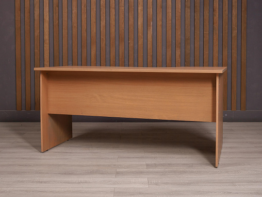 Стол эргономичный ДСП Клен Россия