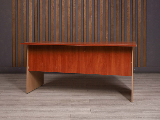 Стол эргономичный ДСП Вишня Россия