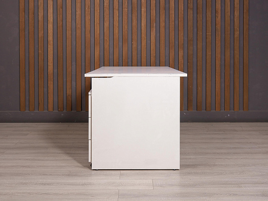 Стол с тумбой ДСП Белый Россия