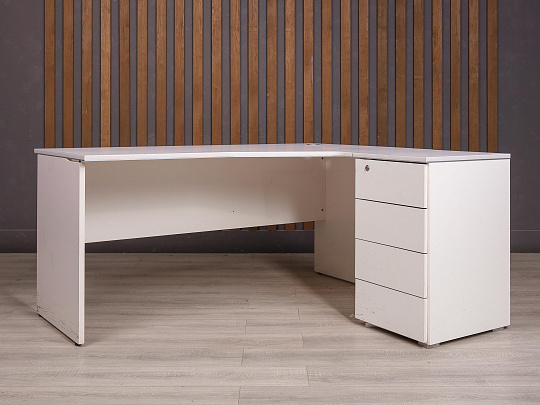 Стол с тумбой ДСП Белый Россия