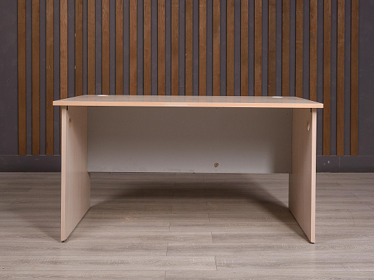 Стол прямоугольный ДСП Дуб Россия