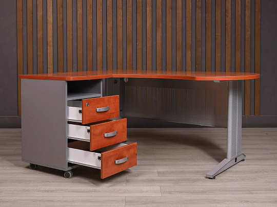 Стол с тумбой Berlin ДСП Орех Россия