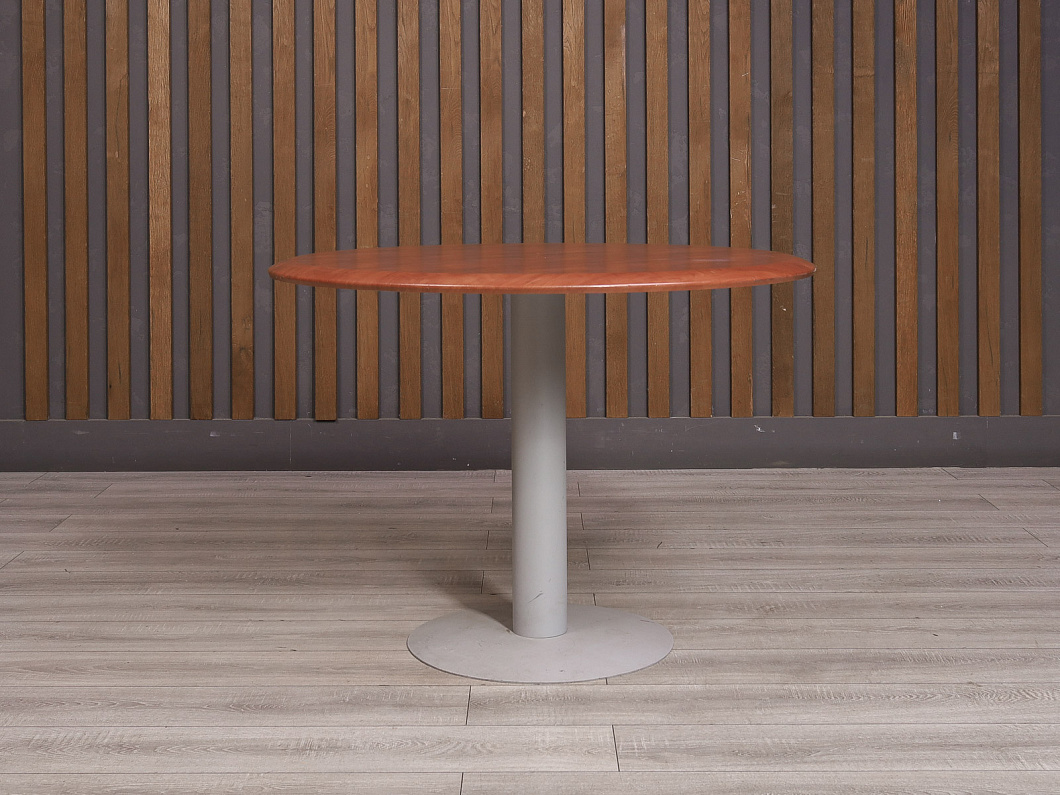 Стол для переговоров ДСП Орех Россия (12511-03065)