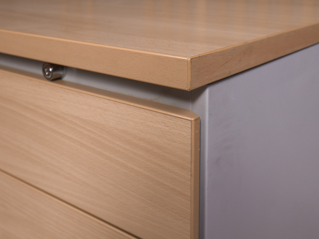 Стол с тумбой ДСП Клен Россия (21571-07115)