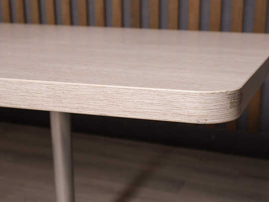 Стол для переговоров ДСП Дуб Россия