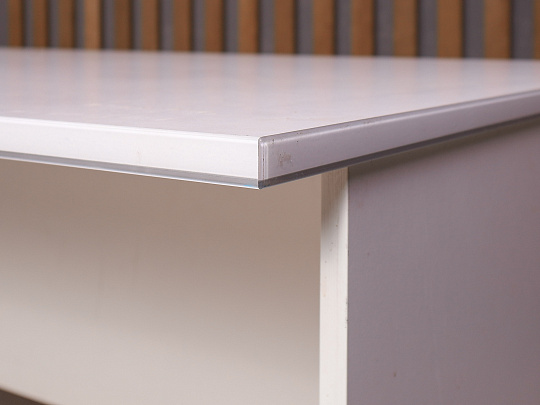 Стол для переговоров ДСП Белый Россия