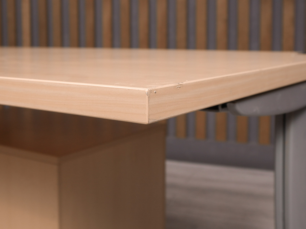 Стол с тумбой Steelcase ДСП Дуб США (21571-11085)