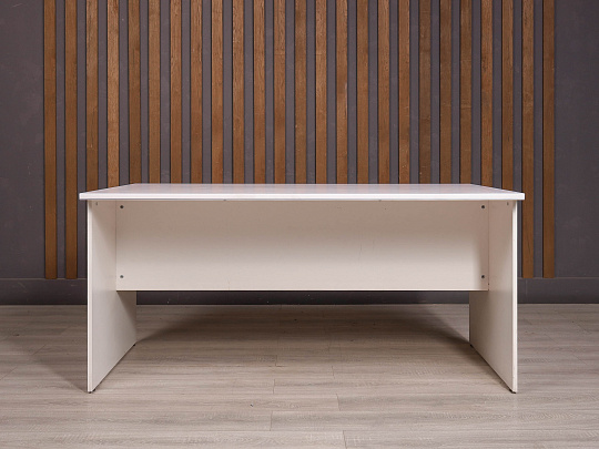 Стол для переговоров ДСП Белый Россия