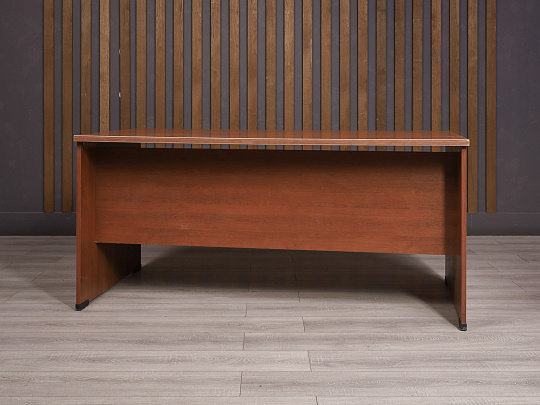 Стол прямоугольный ДСП Орех Россия