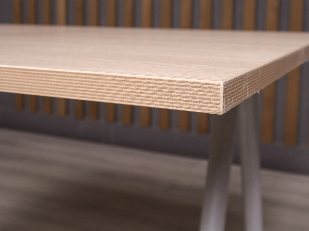 Стол эргономичный ДСП Клен Россия (23257-20105)