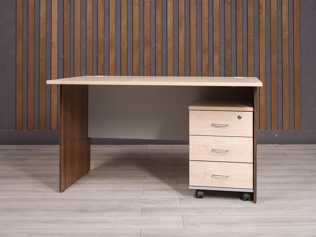 Стол с тумбой ДСП Дуб Россия (21561-24035)