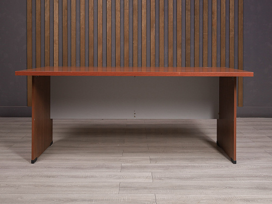 Стол прямоугольный ДСП Вишня Россия