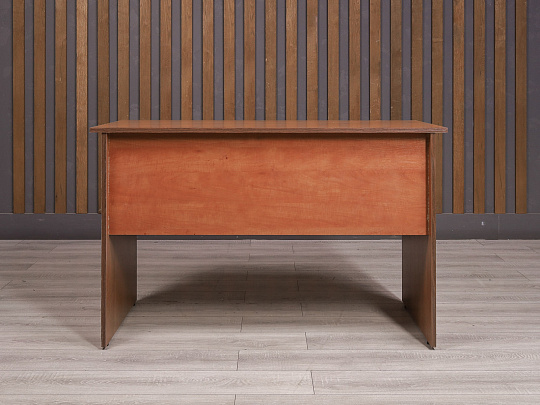 Стол прямоугольный ДСП Орех Россия