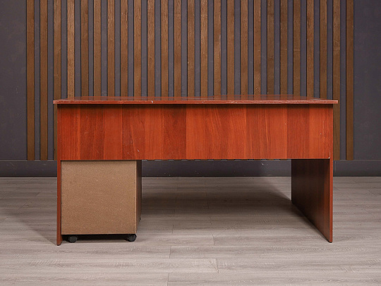 Стол с тумбой ДСП Вишня Россия