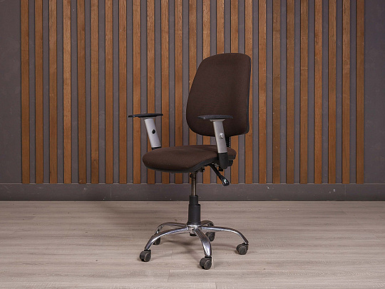 Офисное кресло Ткань Коричневый Россия