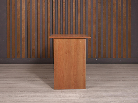 Стол прямоугольный ДСП Орех Россия