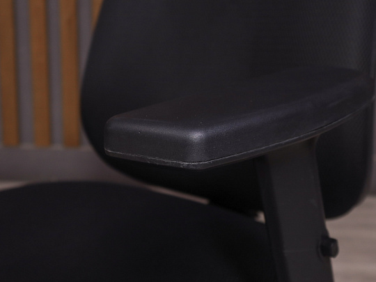 Офисное кресло Бюрократ Ткань Чёрный Россия