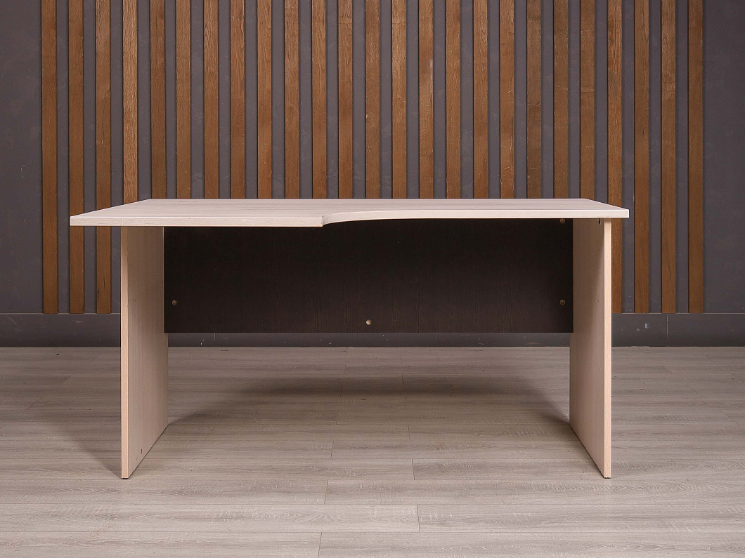 Стол эргономичный ДСП Дуб Россия (23256-18036)